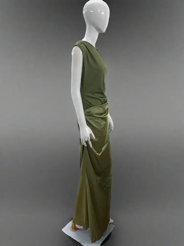 فستان جديد بلون مائل ورقبة مائلة بدون أكمام مرقع نحيف وأنيق طويل لصيف 2025