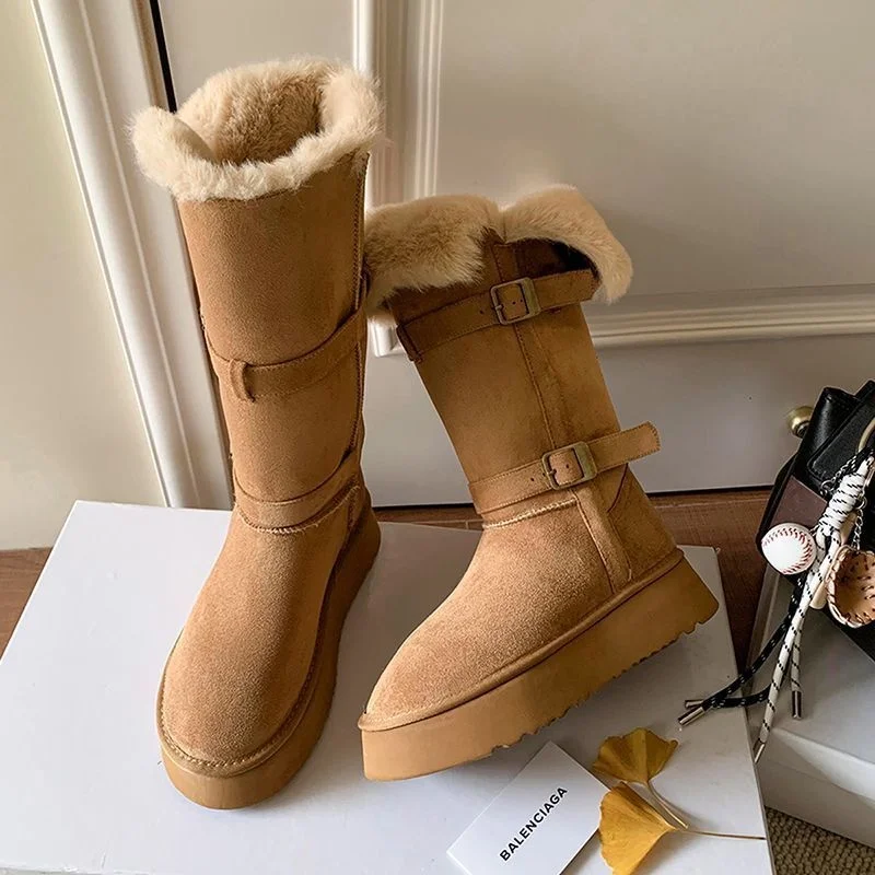 

Женские зимние сапоги большого размера (от 4 до 43) с меховой подкладкой, утепленные, на толстой подошве, с длинным голенищем, на хлопковой подкладке, теплые и нескользящие.