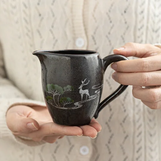 

LUWU Deer Ceramic Tea Fair Cup Gong Dao Bei Cha Hai 200ml