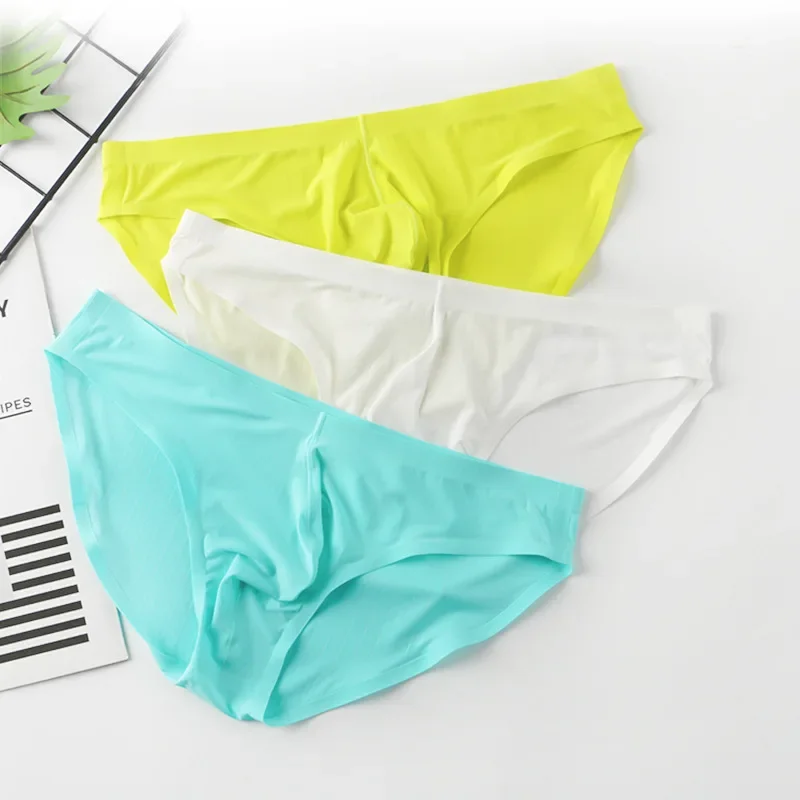 Men's Sexy Brief Underwear Ice Silk Seamless Utlra-thin Quick Dry Cool Feel Panties Gays Sexy Low Waist U Convex Pouch Underpant