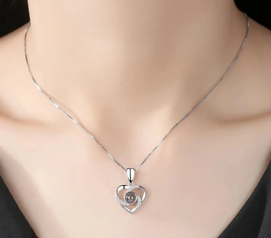 ExquisiteProjection Necklace Customized Ppersonalized Photo Heart Pendant Suitable For GivingValentine's Day Commemorative Gifts