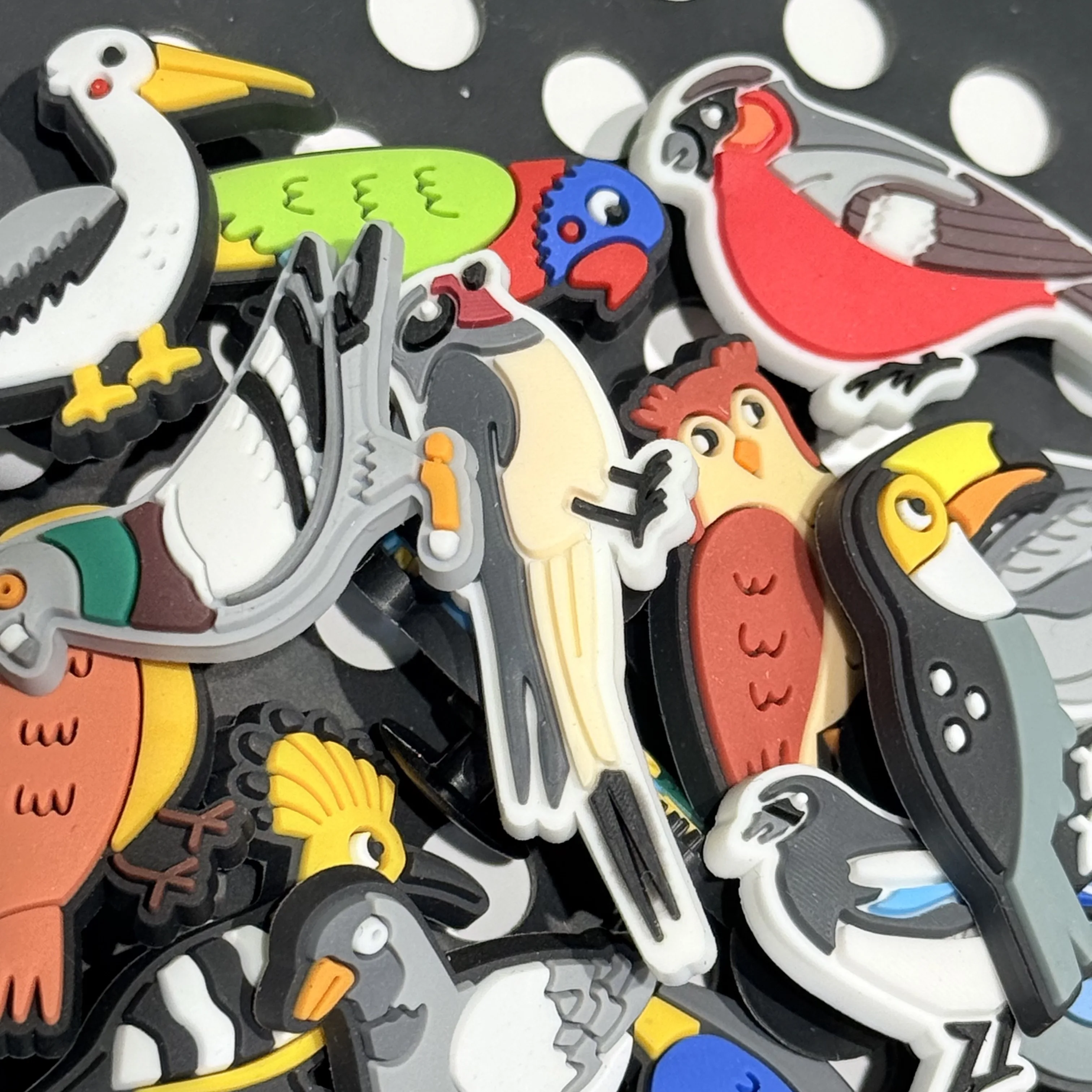 19-100Pcs Mix Birds Shoe Decorations Woodpecker Parrot Kids PVC Clog Button Charms For Lovely Party Present