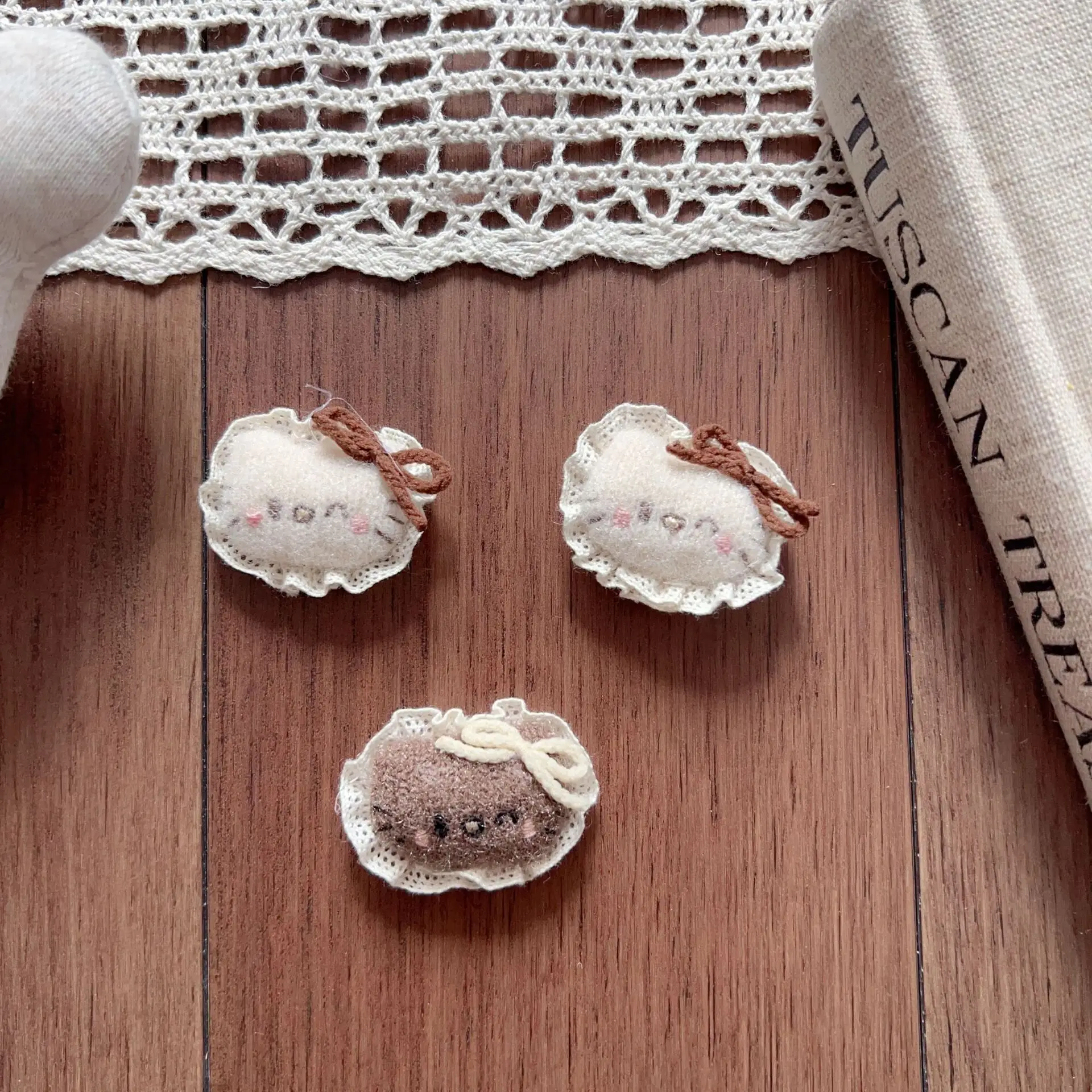 

High Quality Soft Plush Kitty Bunny Head Hair Accessory Brooch Pin DIY Handmade Bow for Shoes Hat Clothing Embellishment