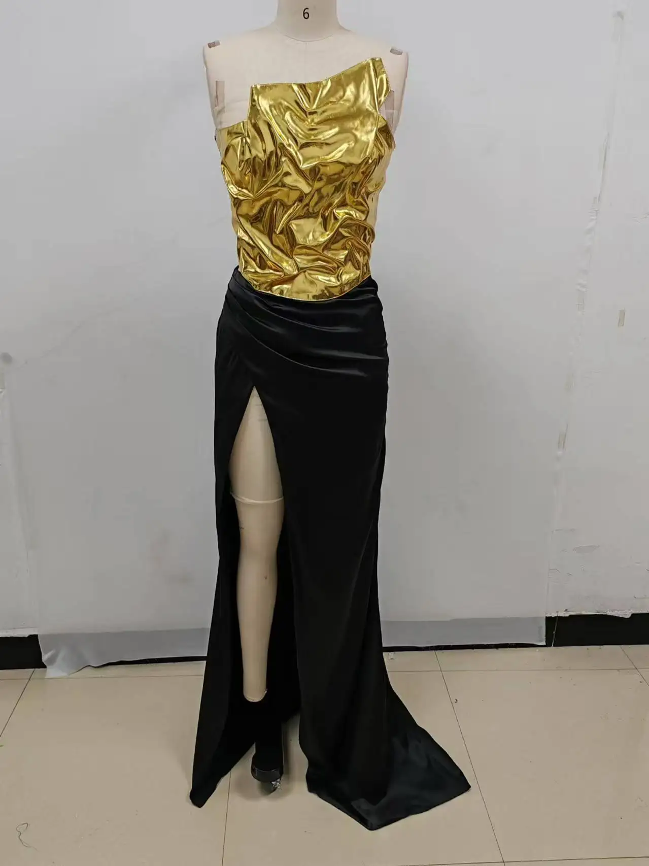 Women Luxury Designer Y2K Evening Party Outfits Gold Plexiglss Petal Embroidery Tops And Long Open Leg Skirt Two Piece Sets