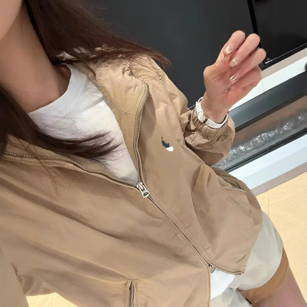 

Летняя свободная куртка с капюшоном в американском стиле, повседневная солнцезащитная верхняя одежда с конским дизайном для женщин на складе