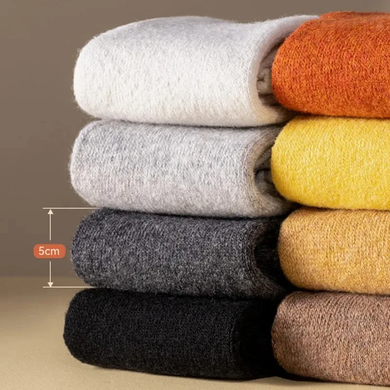 Winter Warme Frauen Socken Verdicken Thermische Socken Wolle Kaschmir Schwarz Weiß Streifen Schnee Socke Samt Unisex Boden Schlaf Socken Strumpfwaren