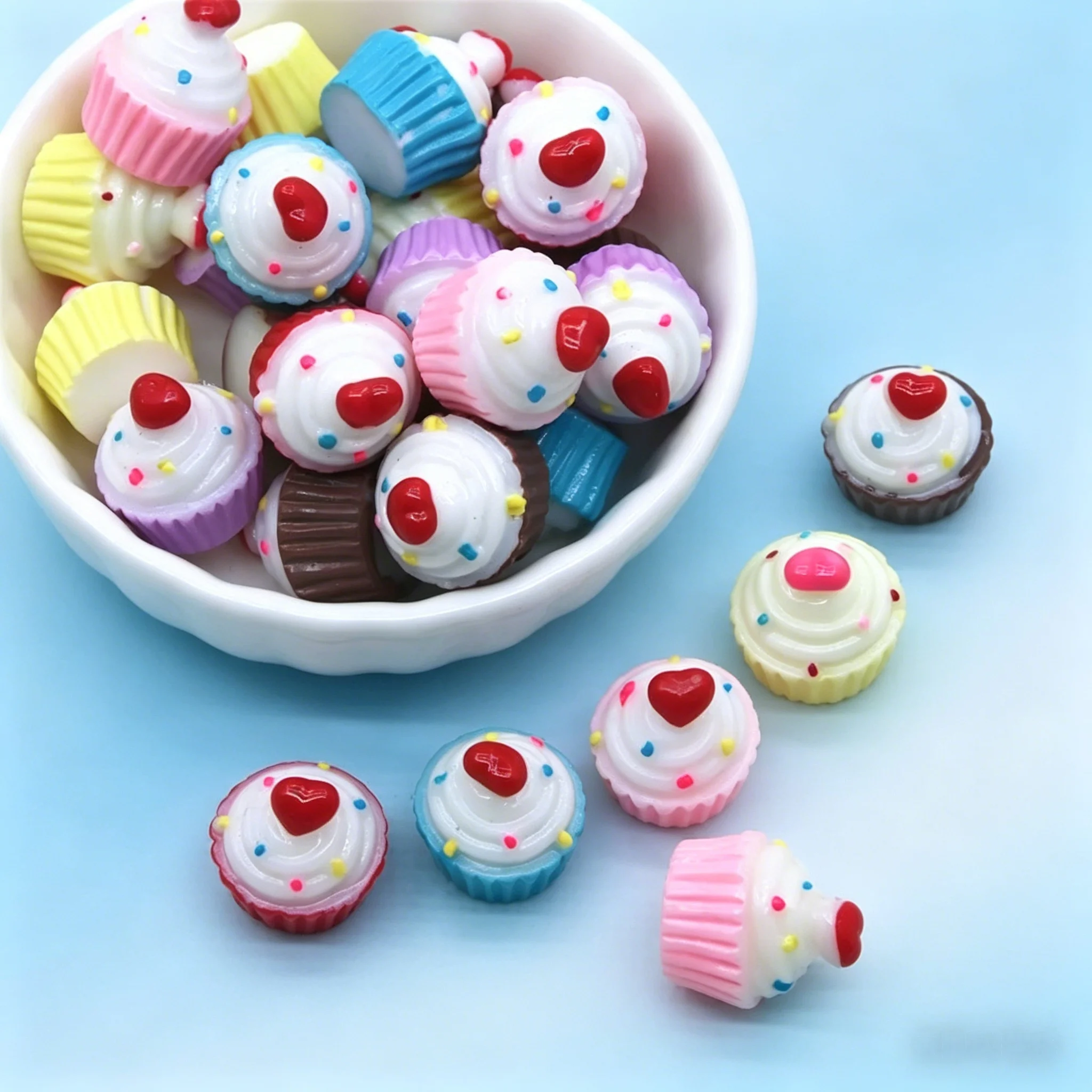 

10Pcs Mini Resin Heart Cake Cabochons 3D Food Art Craft Supplies 14x15mm