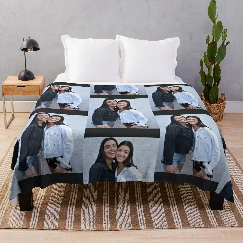 Charli and dixie damelio Throw Blanket Decorative Soft Throw Blanket for Couch Sofa