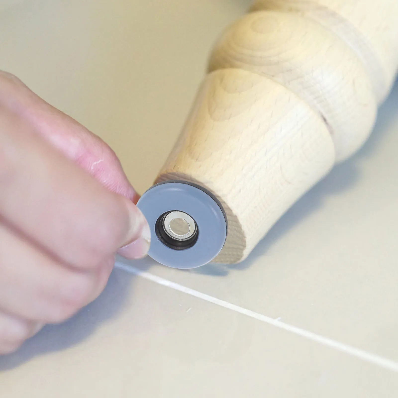 

20pcs Furniture Movers Sliders Heavy Duty Chair Leg Gliders Floor Protectors For Hardwood Carpet Kitchen Chair Leg Floor