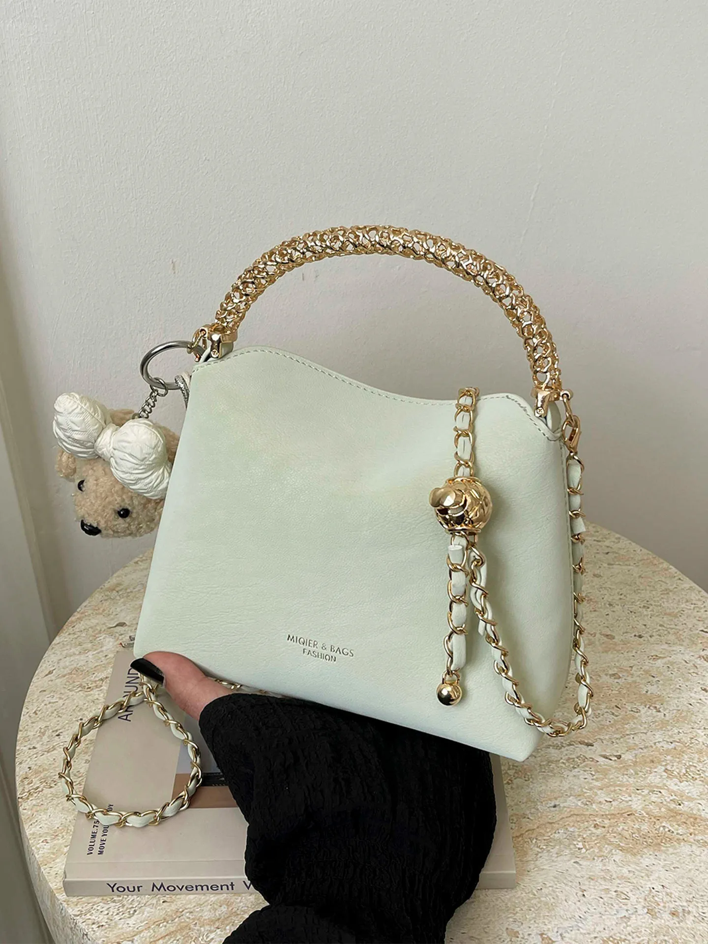 

Chain Crossbody Bag Solid Color Leather Handbag Fashionable Office Women's Small Square Bag Versatile Casual Shoulder Bag