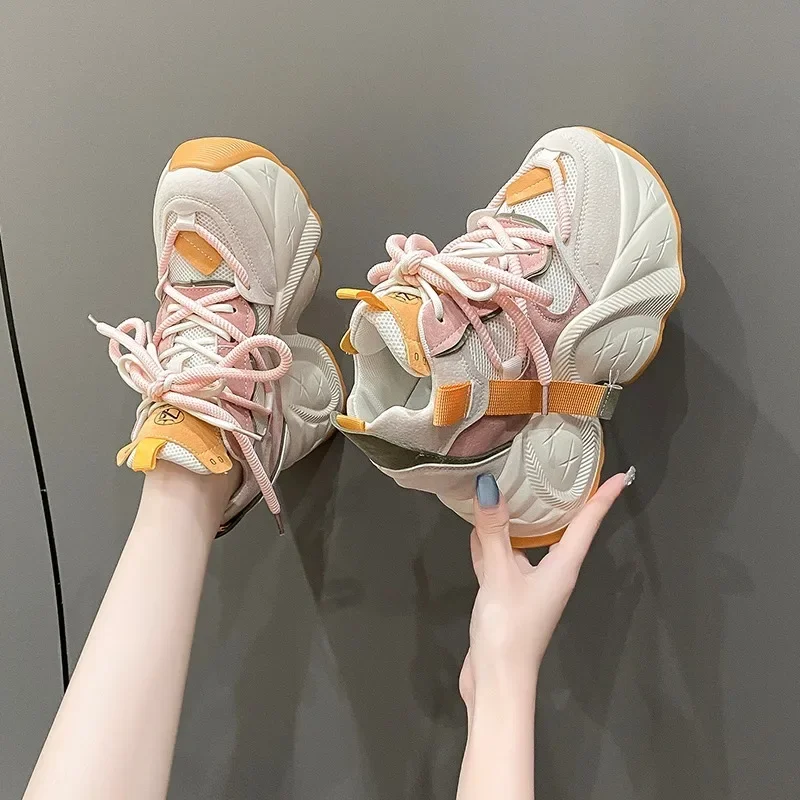 Sepatu kets Chunky wanita, sneaker divulkanisir Platform tinggi jala sepatu Ayah wanita kasual 11CM sepatu latihan sol tebal musim gugur 2024