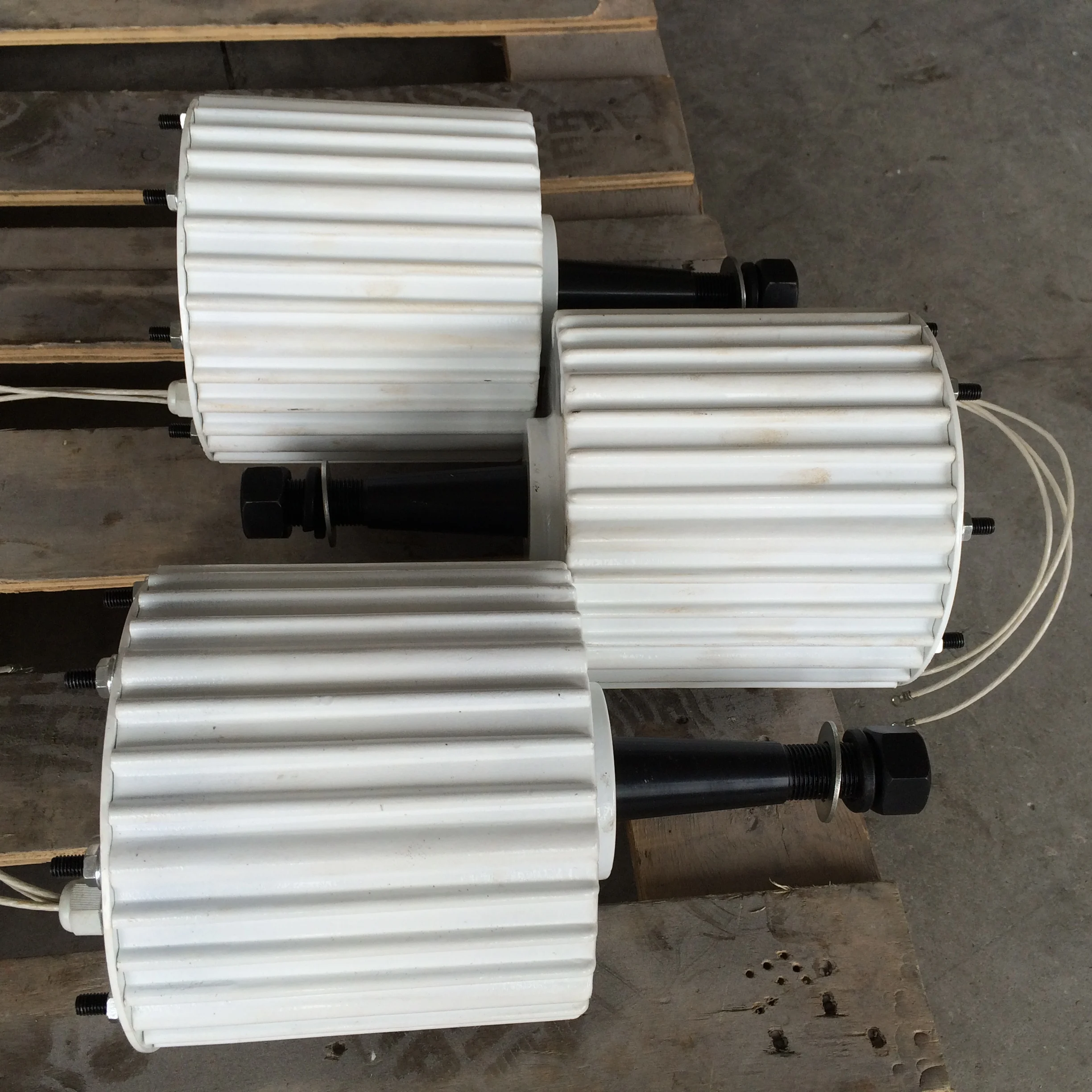 Real 20KW 30KW Generator Wind Turbine Low Speed Gearless Permanent Magnet AC Alternators Hydroelectric Generator 500RPM