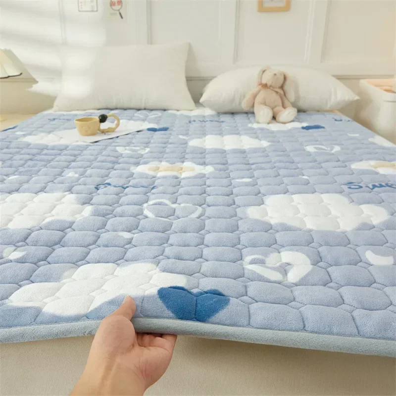 Soft Velvet Winter Warm Mattress Toppers Home Dormitory Single Double Foldable Bed Sheets Thicken Tatami Floor Mat Bedspread