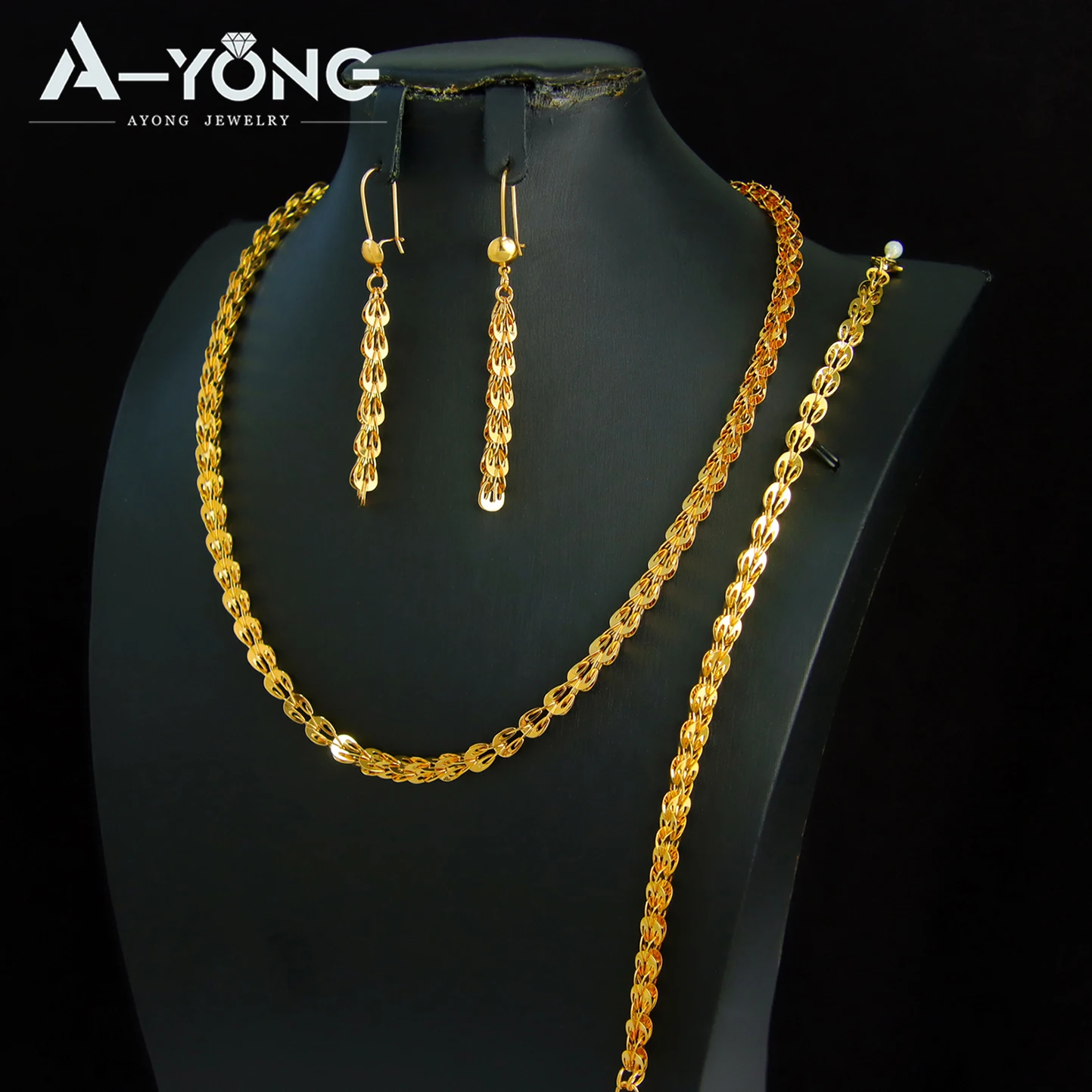 Dubai Bridal Wedding Jewelry Set 21k Gold Plated Nigeria Collar Necklace Bracelet Earrings Algeria Vintage Party Jewelrys