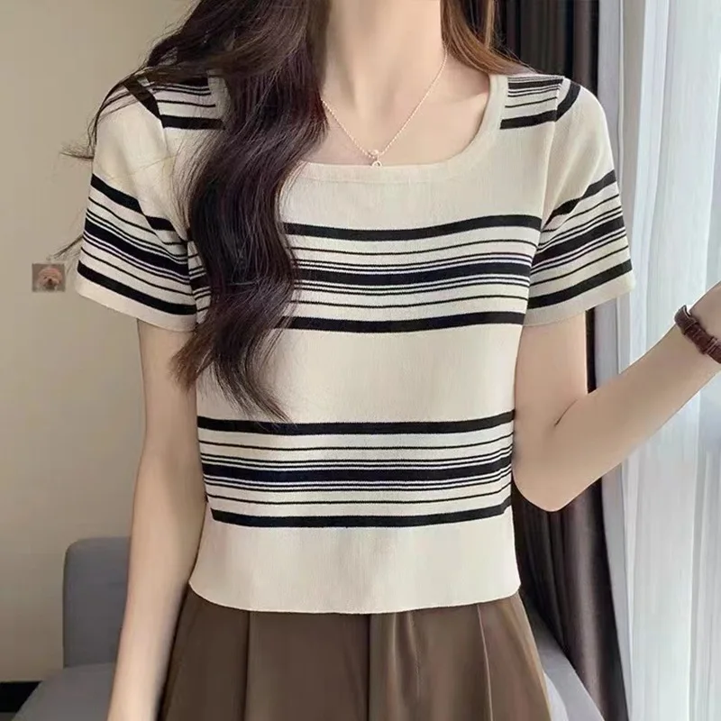 

Summer 2024 New French Sweet and Spicy Style Underlay Short sleeved Women's Neckline Striped Knitwear Short Student Top