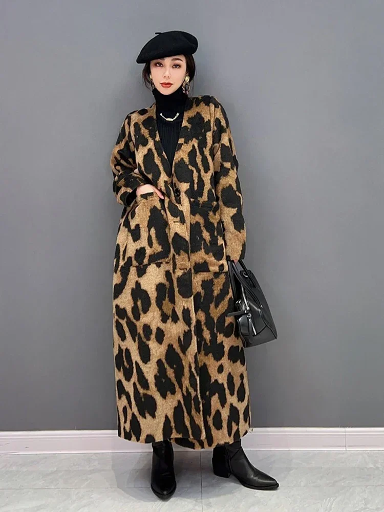 XITAO Leopardo monopetto con scollo a V Miscele Tasca Patchwork Manica lunga Moda allentata Cappotto lungo a metà polpaccio 2024 Autunno Nuovo LJ1063