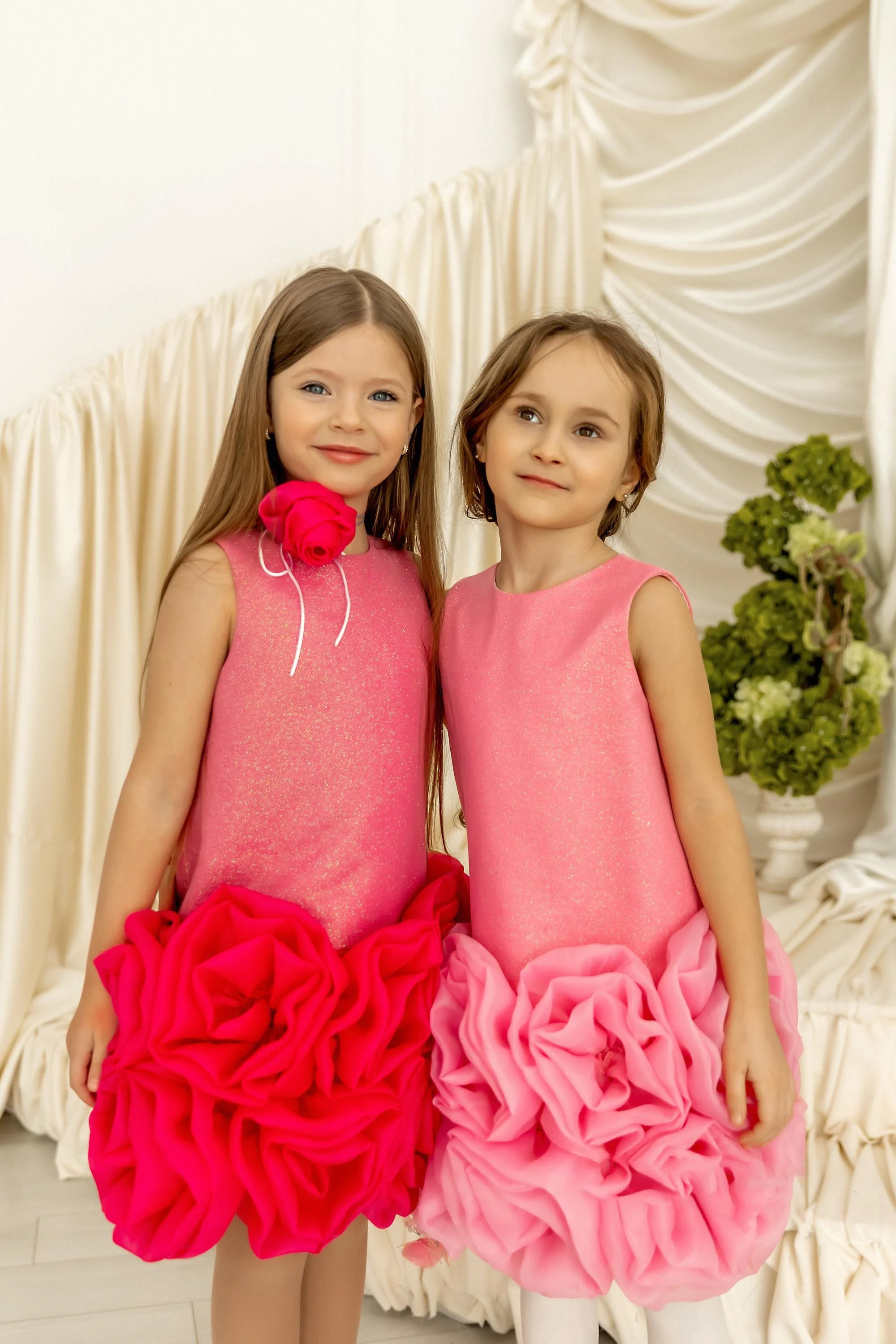 Cute Flower Girl Dress Customized High Neck Sleeveless Big Flowers Mini Birthday Party Gown Pageant Dresses for Weddings