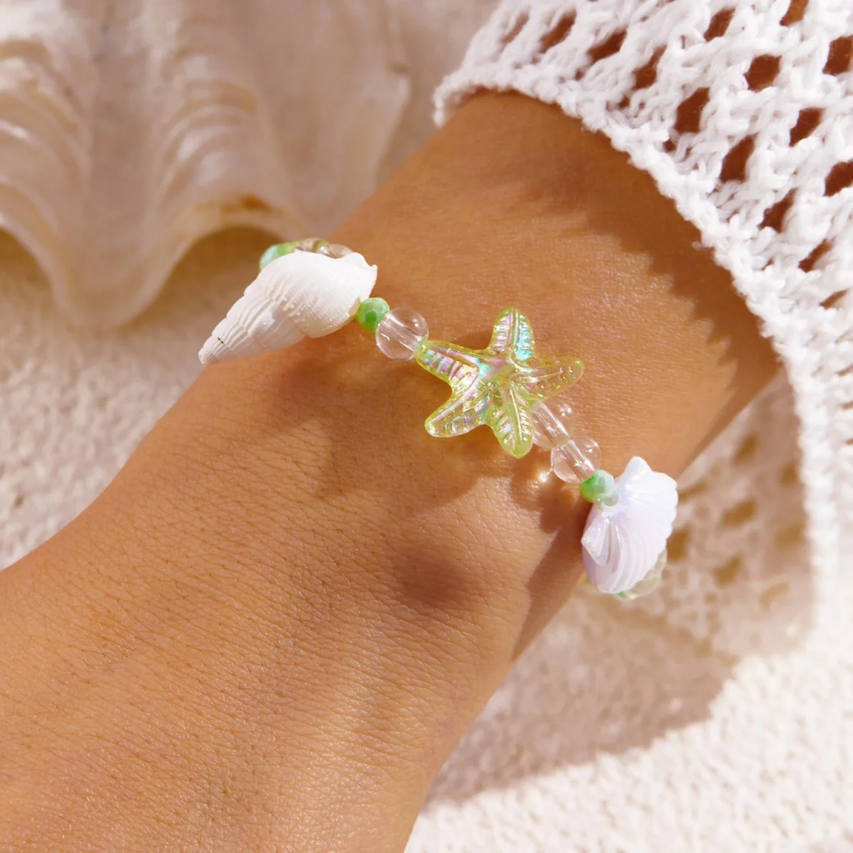 Armbänder aus Kunstharz mit Seesternen, Muscheln und Reisperlen für Damen und Herren, trendige Seestern-Ozean-Strand-Armreifen, Sommerurlaub-Party-Schmuck – Detail 15