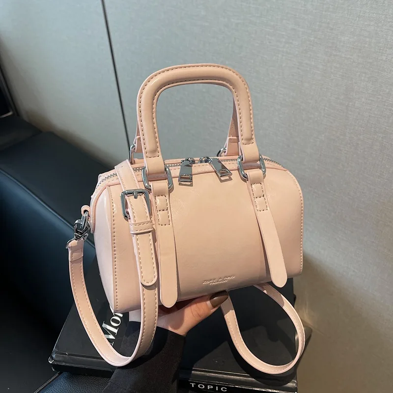 

Ручные сумки-подушки для женщин, новинка 2025, модная и универсальная пригородная сумка через плечо на одно плечо, роскошная сумка