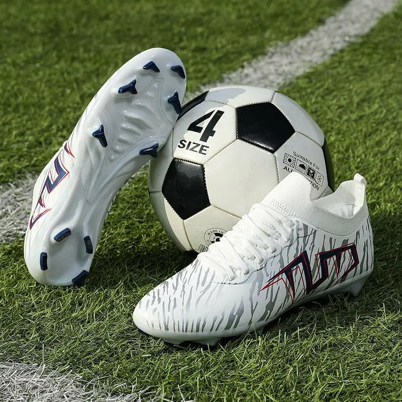 

New Mens Football Boots High Quality Football Shoes Professional Outdoor Ladies Anti-slip Football Shoes Ultra Lightweight Train