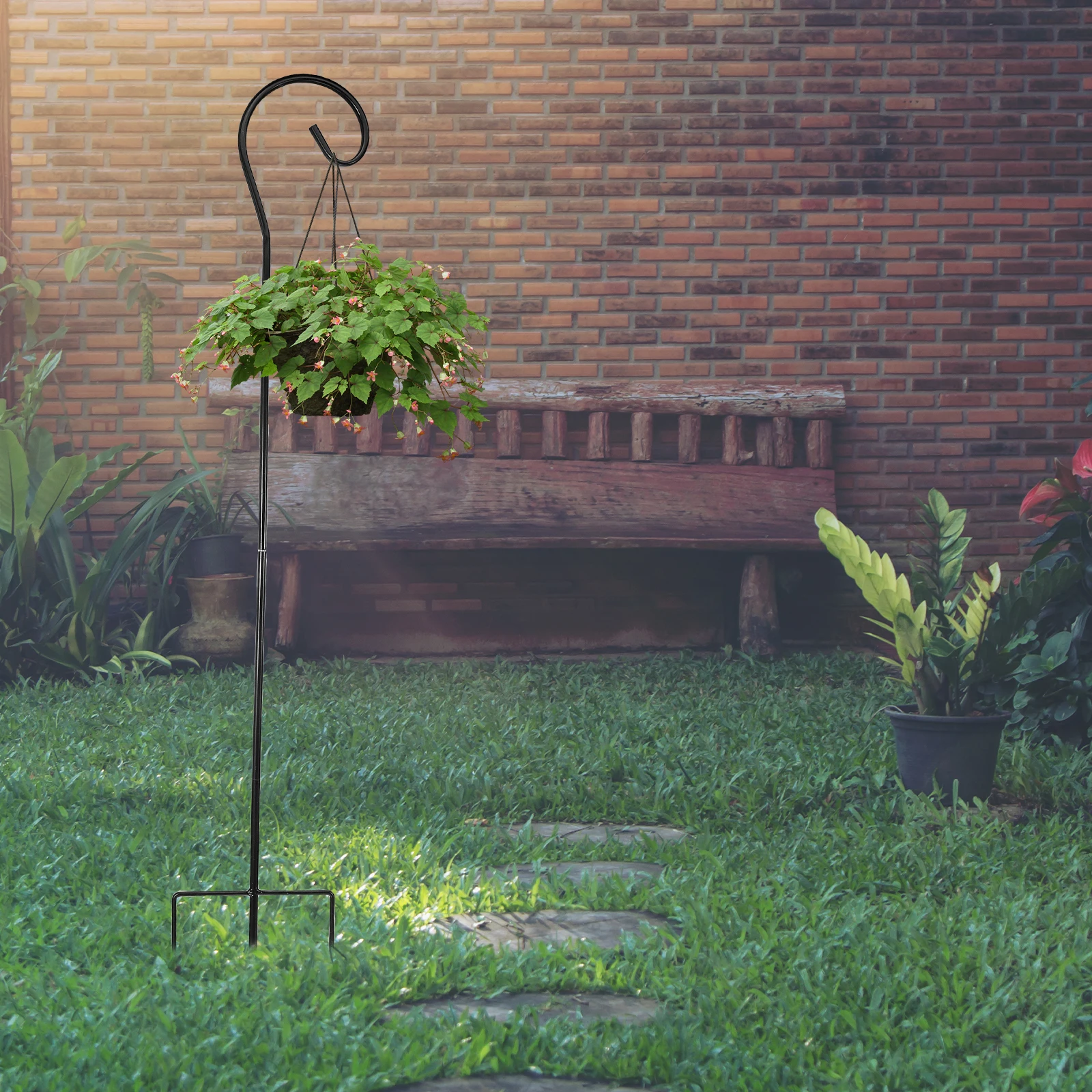 

Garden Shepherd Hooks 81.5CM 4 Section 3 Prong Detachable Bird Feeder Hanger Plant Hooks Hanging Baskets Outdoor Planter Stand