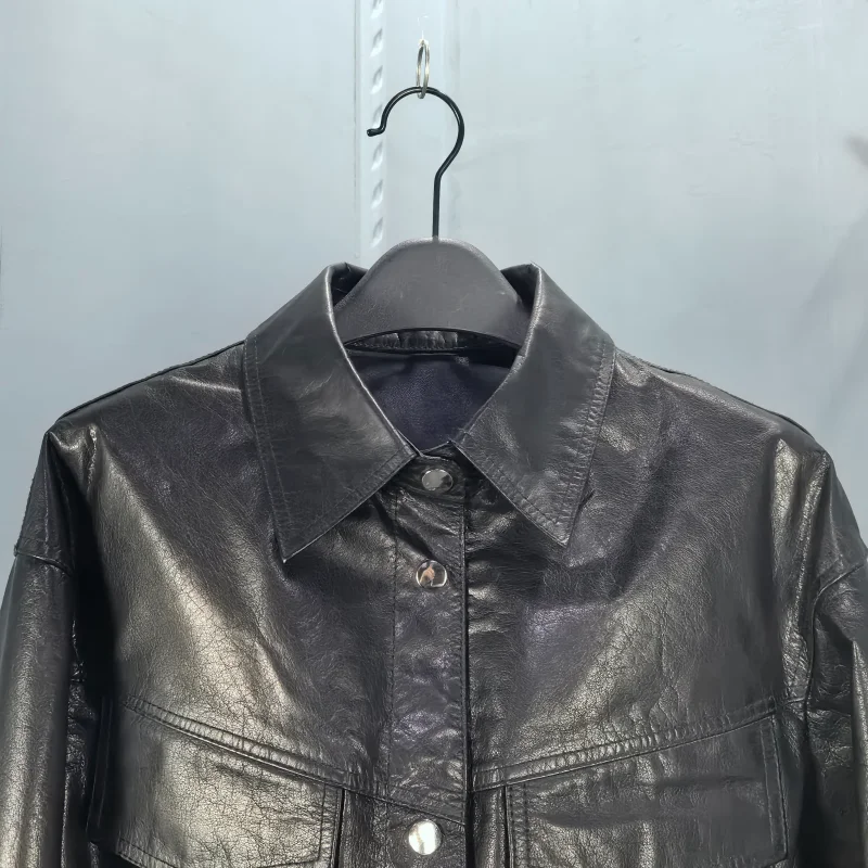 Giacca da motociclista da donna in vera pelle autunno 2025, cappotto casual alla moda a maniche lunghe in similpelle cerata effetto snellente