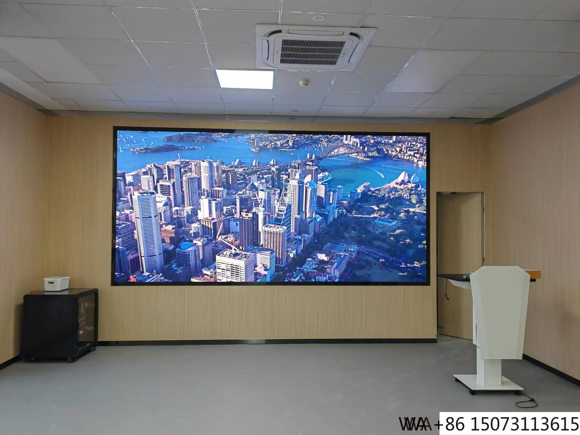 Wewnętrzny ekran LED P1.25 Ultra HD - Mały rozstaw pikseli do sal sterowniczych i konferencyjnych