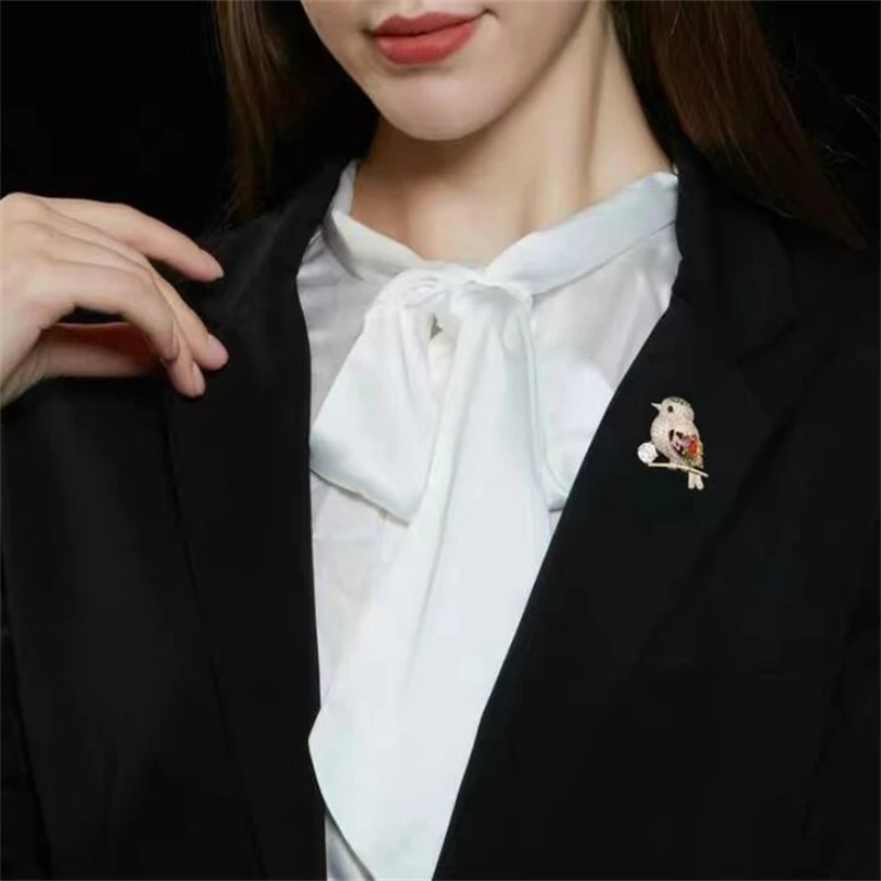 Magpie Bird Brooch High Grade Japanese Lovely Personality Color Pin Corsage Accessories