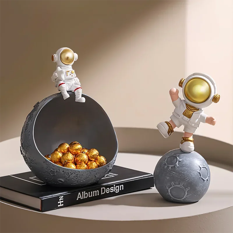 Originality Astronaut Figurine Miniature Aesthetic Room Vestibule Interior Choice Figurines Action Figure Home Decor Statua FYFM