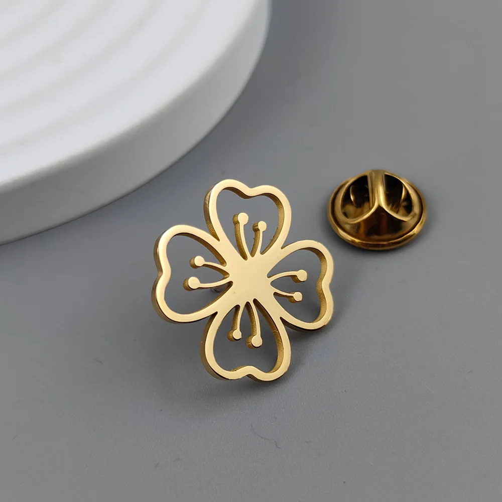 Four-leaf clover petal gold-plated badge, suit lapel pin black silver stainless steel, men\'s collar brooch, Halloween gift