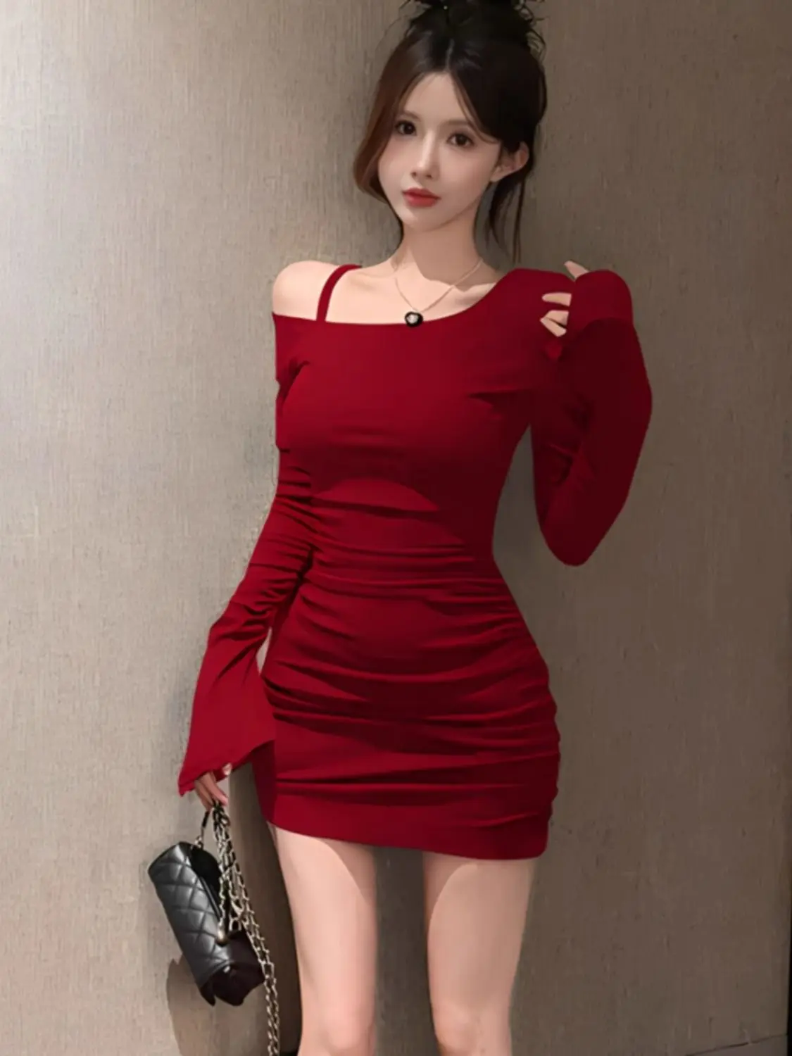女の子のための傾斜ショルダードレス,ベルスリーブ,タイトなヒップカバーのショートスカート,赤いタイトなTシャツ,新年のスタイル,純粋な欲求,春と秋