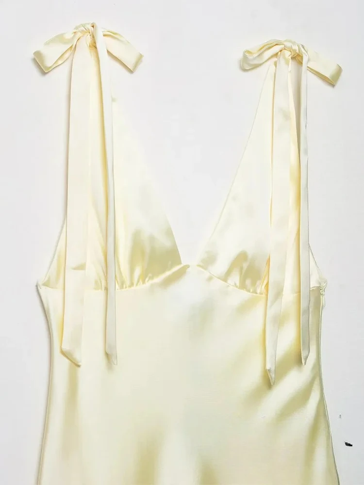 ชุดเดรสซาตินสำหรับงานปาร์ตี้ผู้หญิง KONDALA สไตล์เซ็กซี่เก๋ไก๋ สายเดี่ยวผูกโบว์ ทรงตรงยาว แฟชั่น 2025 ชุดราตรีออกงานกลางคืนสุดหรู