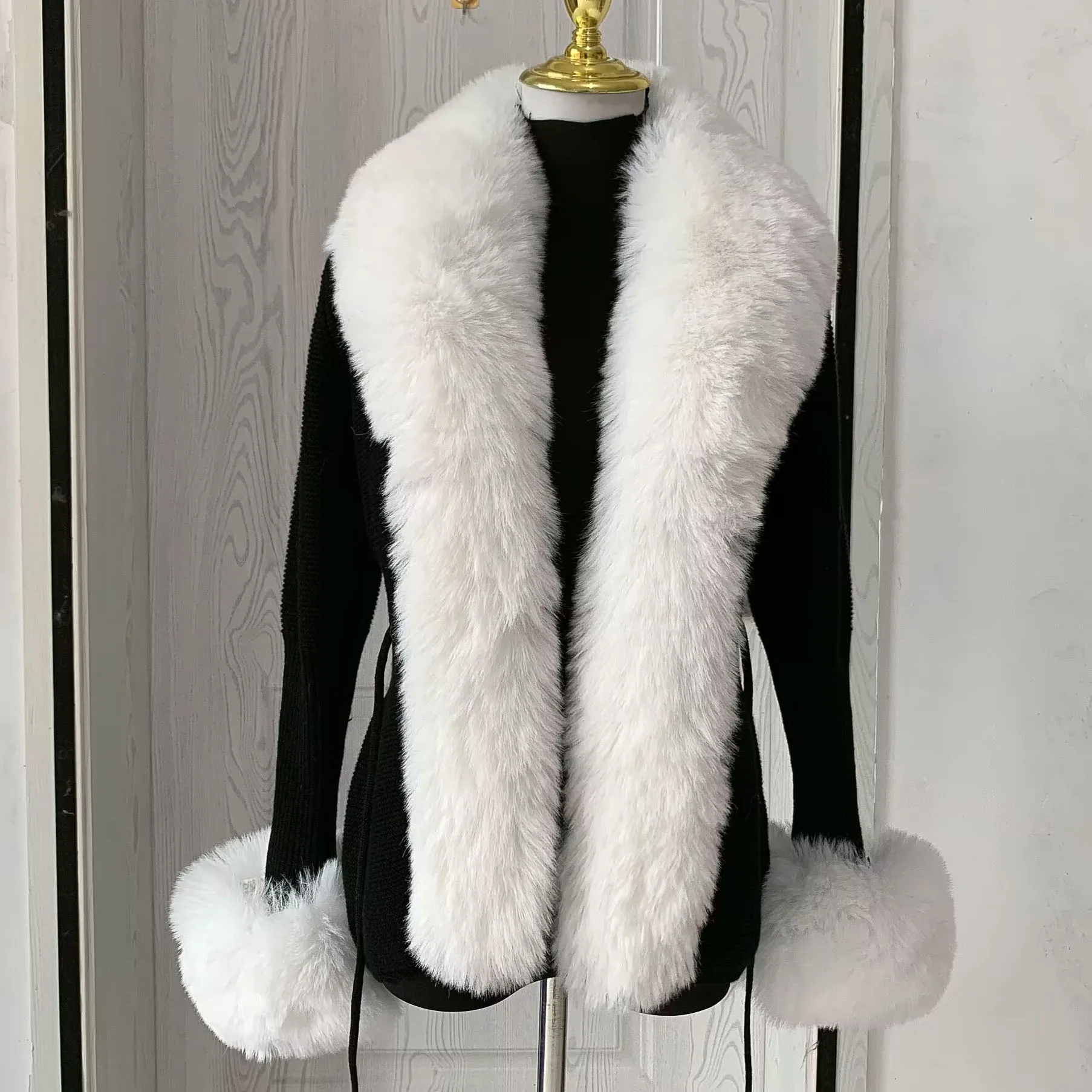 Women faux fur knitted cardigan with fox whole fur collar Autumn-winter luxury faux fox fur cardigan fashion sexy artificial fur