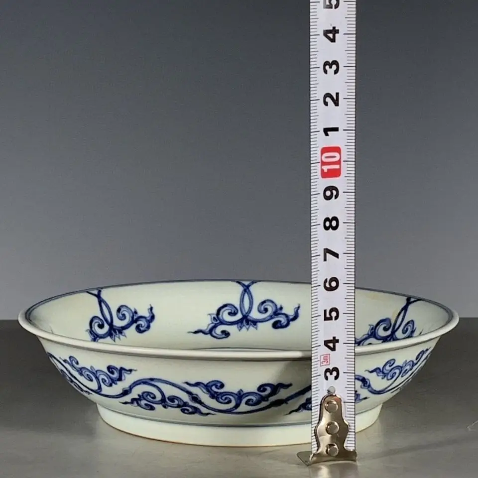 Antique Chinese Blue and White Porcelain Plate Ming Dynasty Chenghua Mark Auspicious Cloud Dragon Pattern Pottery Collection
