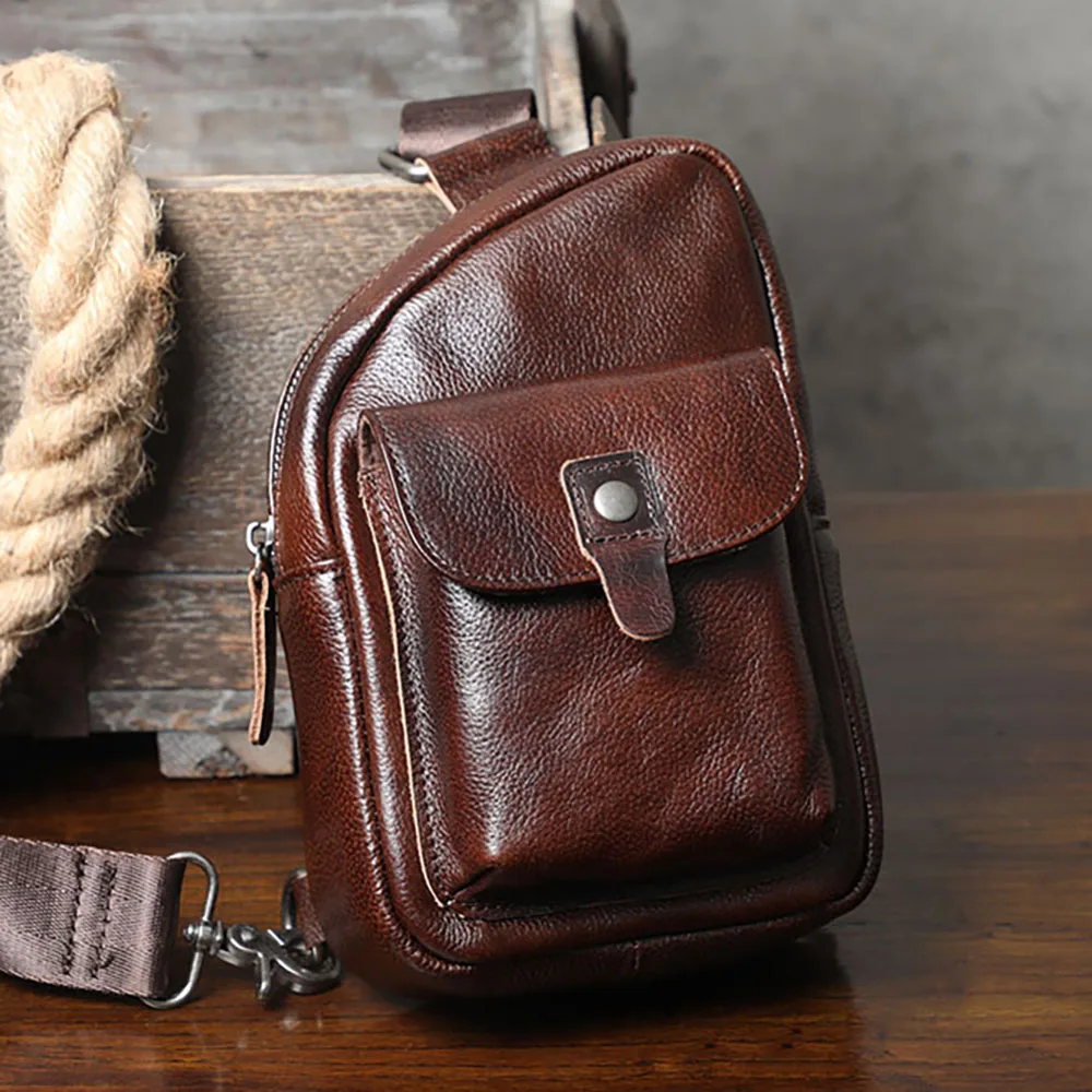 S.WORKER Handgefertigte Herren-Brusttasche aus Vollnarbenleder, Modische Umhängetasche für Telefon und Schlüssel – Detail 18
