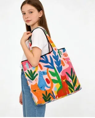 Custom foldable shopping bag，Foldable and customizable pattern logo, waterproof shopping bag, lightweight and compact for easy