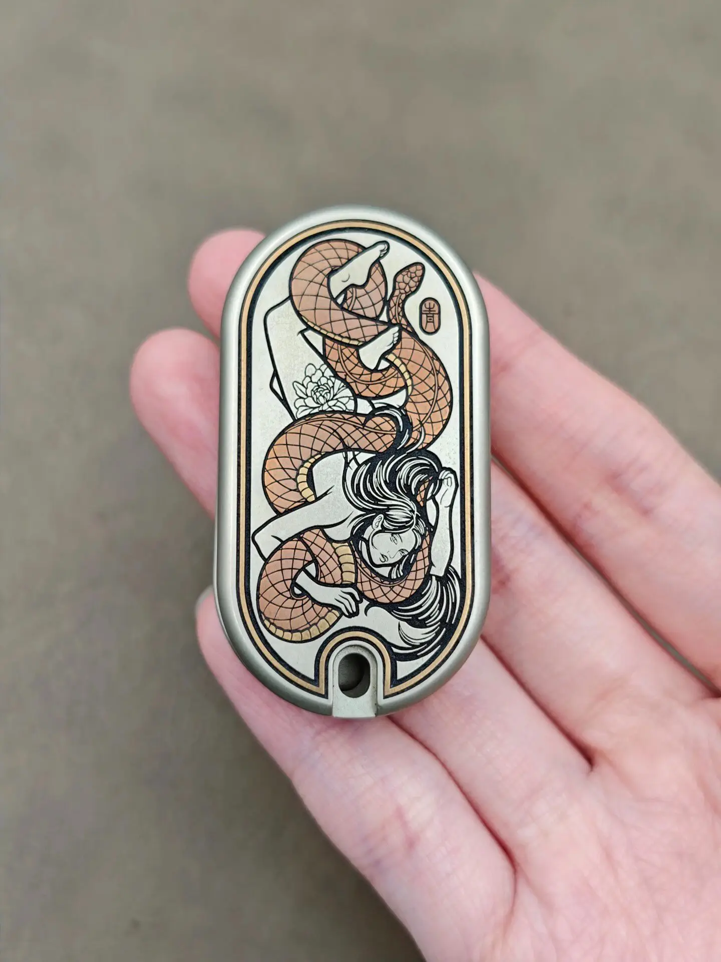 Used Leyang Bigdan green and white snake, white copper inlaid snake girl wave