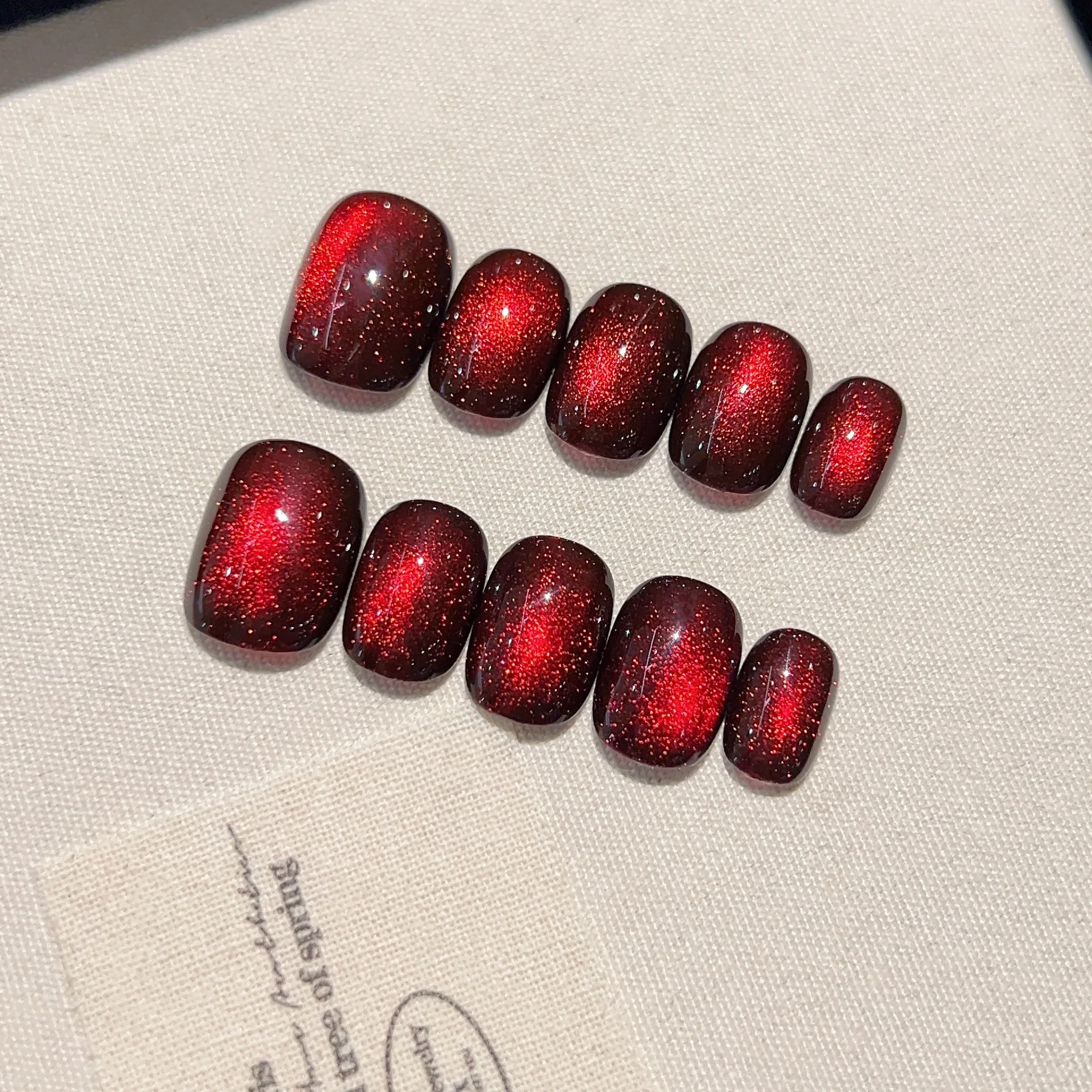 10PCS Handcrafted Wine Red Cat Eye Fake Nails Glossy Shimmer Press On Nails Short Square Nail Decor for Women