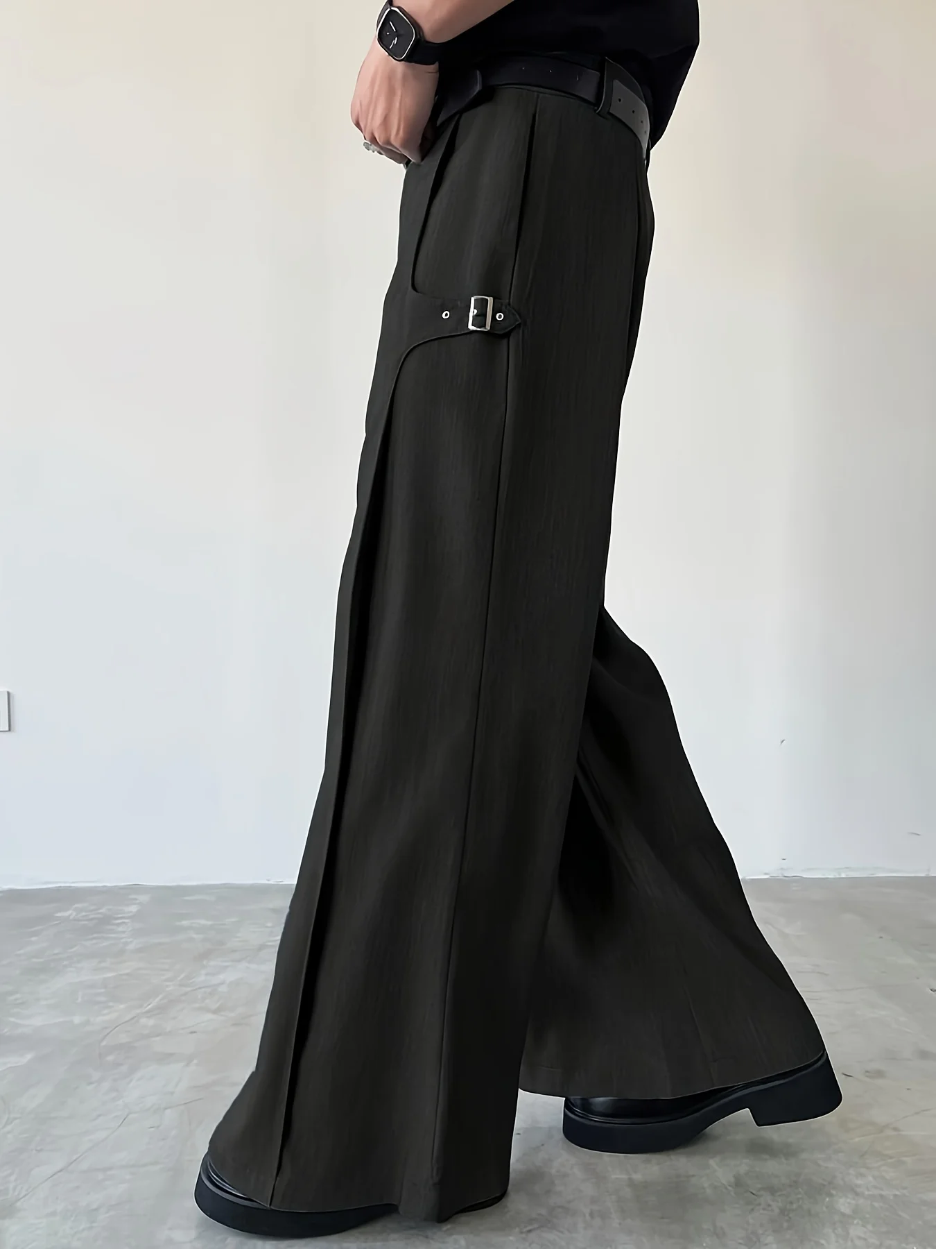 

Young Men's Casual Wide Leg Straight Black Long Pants Comfortable Loose Fit Trousers for Casual Wear