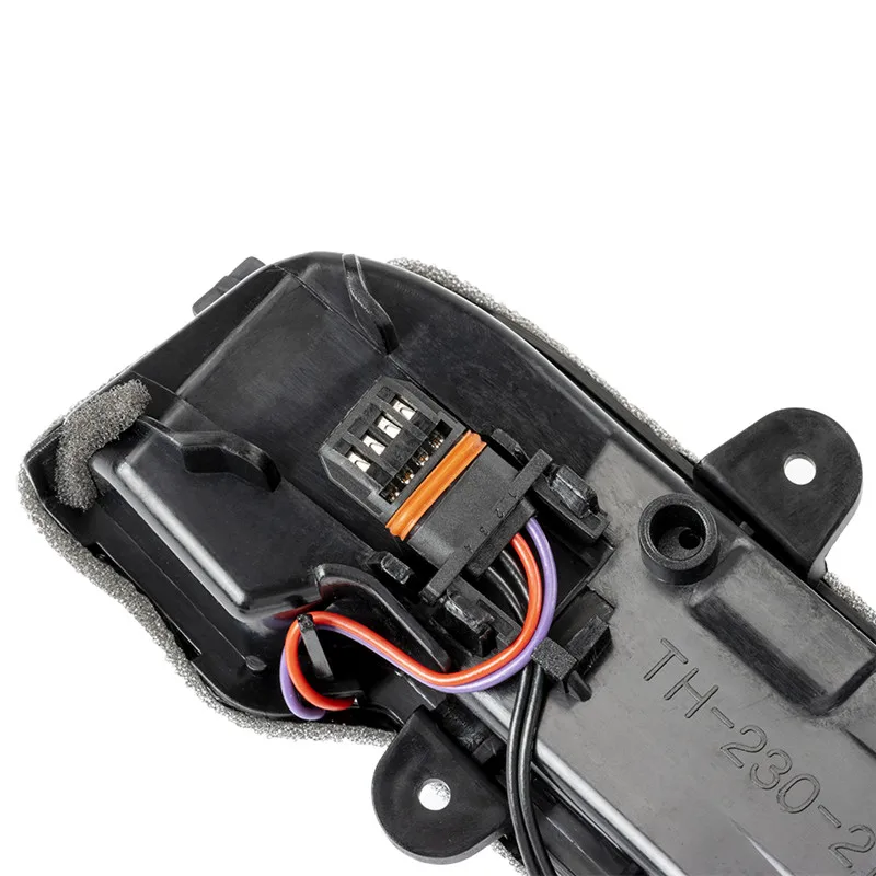 OEM # 2038201421 A2038201421 Right Door Mirror Turn Signal Light with Bulb For Mercedes-Benz W211 E W463 G Class 203-820-14-21