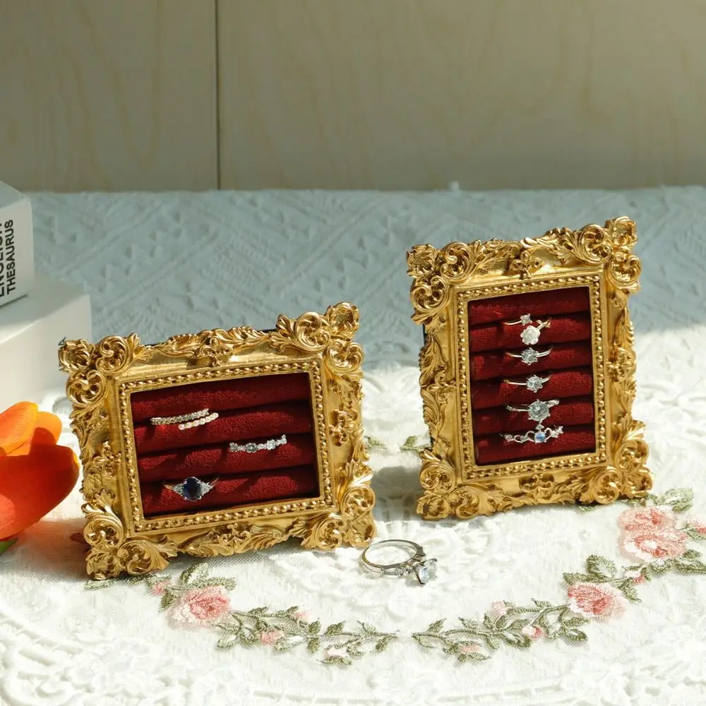 

Vintage Gold Ring Display Stand Baroque Design Velvet Organizer Suede Earring Tray Photo Frame Exquisite Jewelry Display Rack
