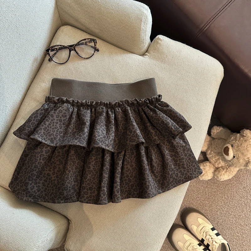 Animal Print Tiered Mini Skirt High-waist A-line skirt with a built-in shorts for fall and winter