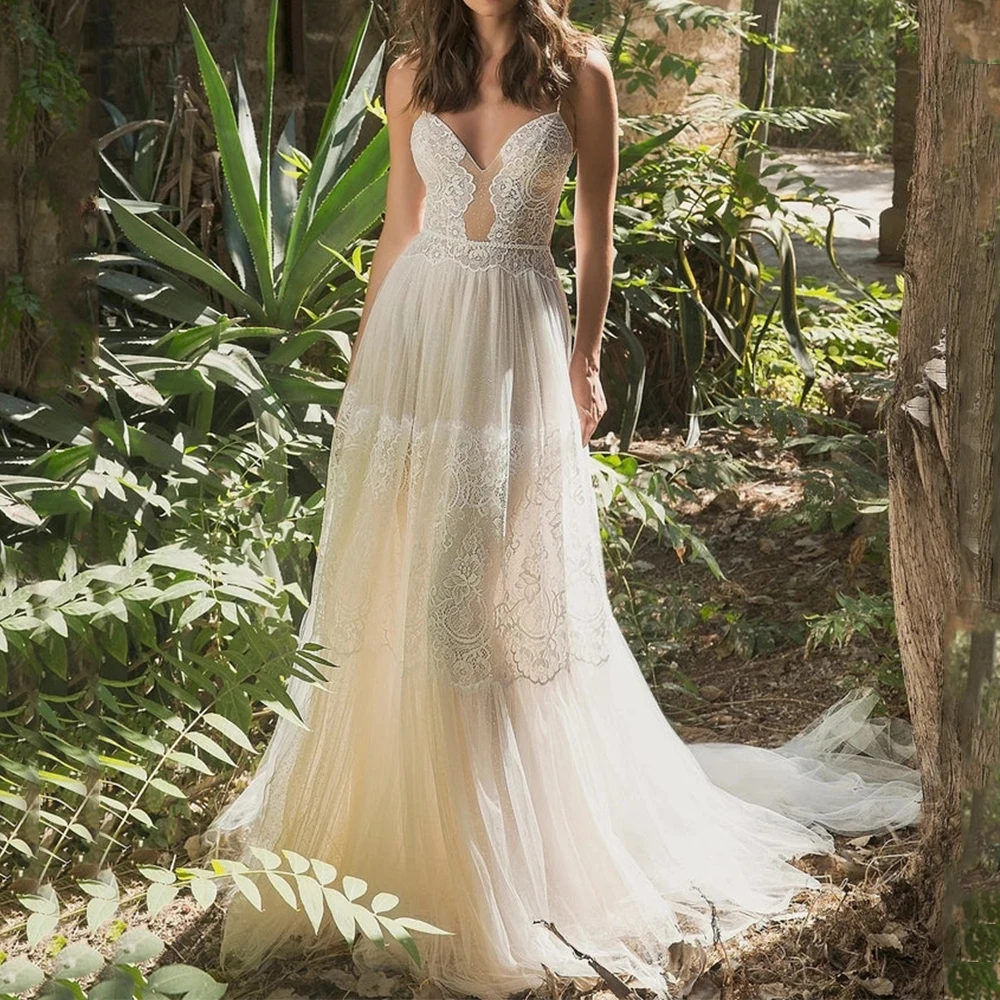 Boho Tulle Lace Wedding Dress Spaghetti Straps Sleeveless V-Neck A-Line Floor Length Bride Seaside Sexy Backless Customized Gown