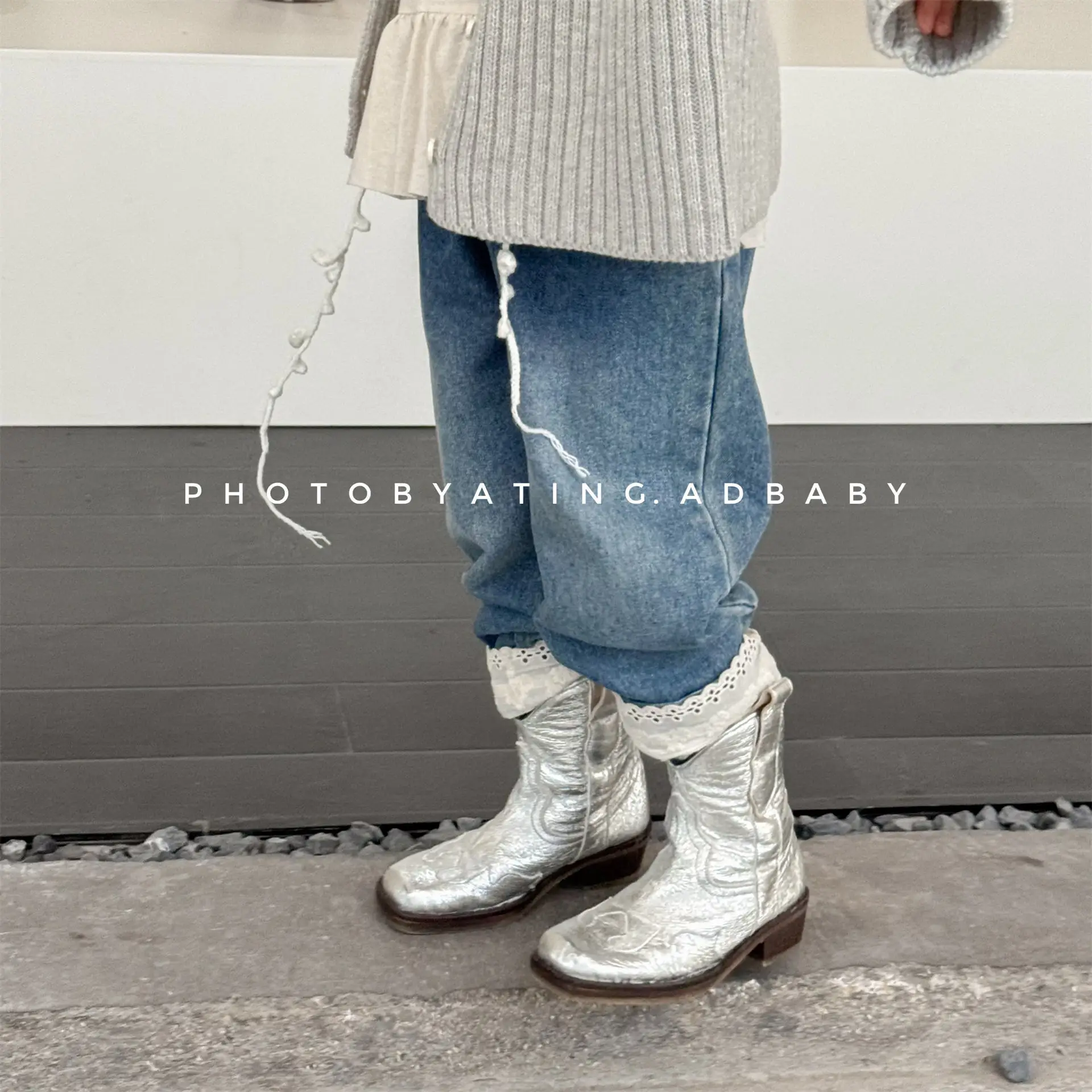 2025 خريف الفتيات الجينز الكورية نمط الدانتيل تقليم الدنيم السراويل طفل سراويل تقليدية طويلة للأطفال 1-8 سنوات لطيف موضة الزي