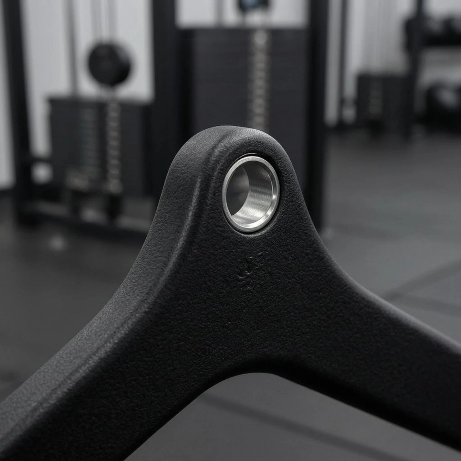 punho-para-puxada-alta-e-remada-angular-com-olhal-Unico-antiderrapante-para-equipamento-de-fitness-em-academia