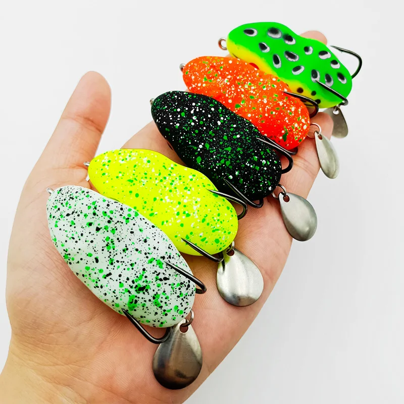 ShareShark 5 Stück/Beutel Mini Geräuscharmer Pailletten-Leoparden-Froschköder Schwarzfisch-Angelköder Doppelhaken-Frosch-Weichköder Angelausrüstungsset