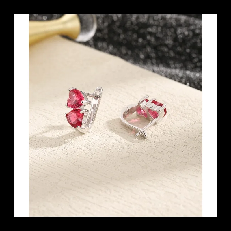 S925 الفضة على شكل قلب الأحمر الزركون الأذن مشبك بسيط مزاجه الموضة الراقية ضوء الأقراط الجديدة الفاخرة