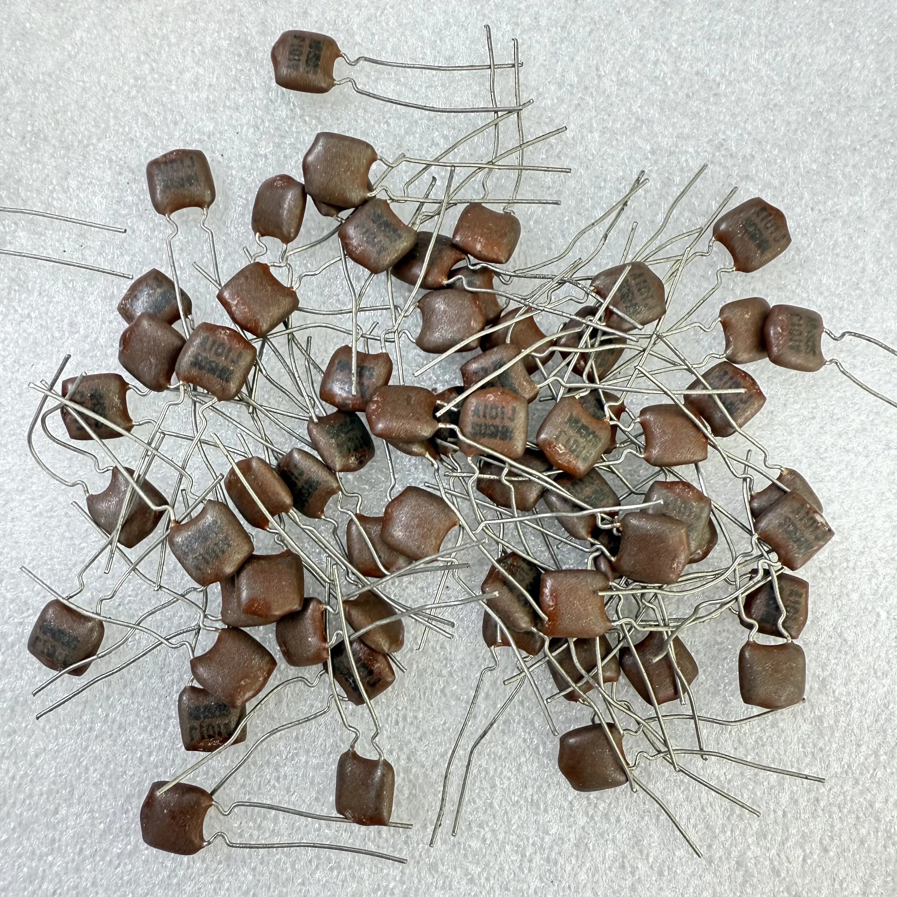 20 шт./япон 100PF 300 В 101J расстояние между контактами 5 медных контактов Fever Audio серебряный конденсатор слюды