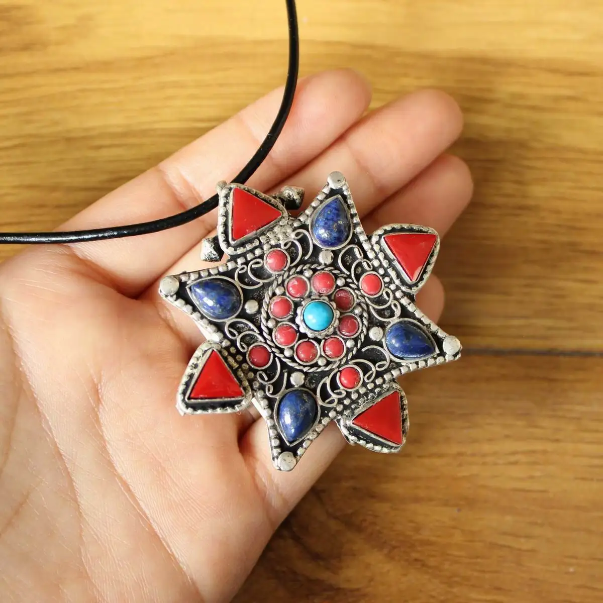 PN289 Vintage Tibetan Silver Metal Inalid Lapis Turquoises Colorful Stone Square Prayer Box Gau Pendant Necklace