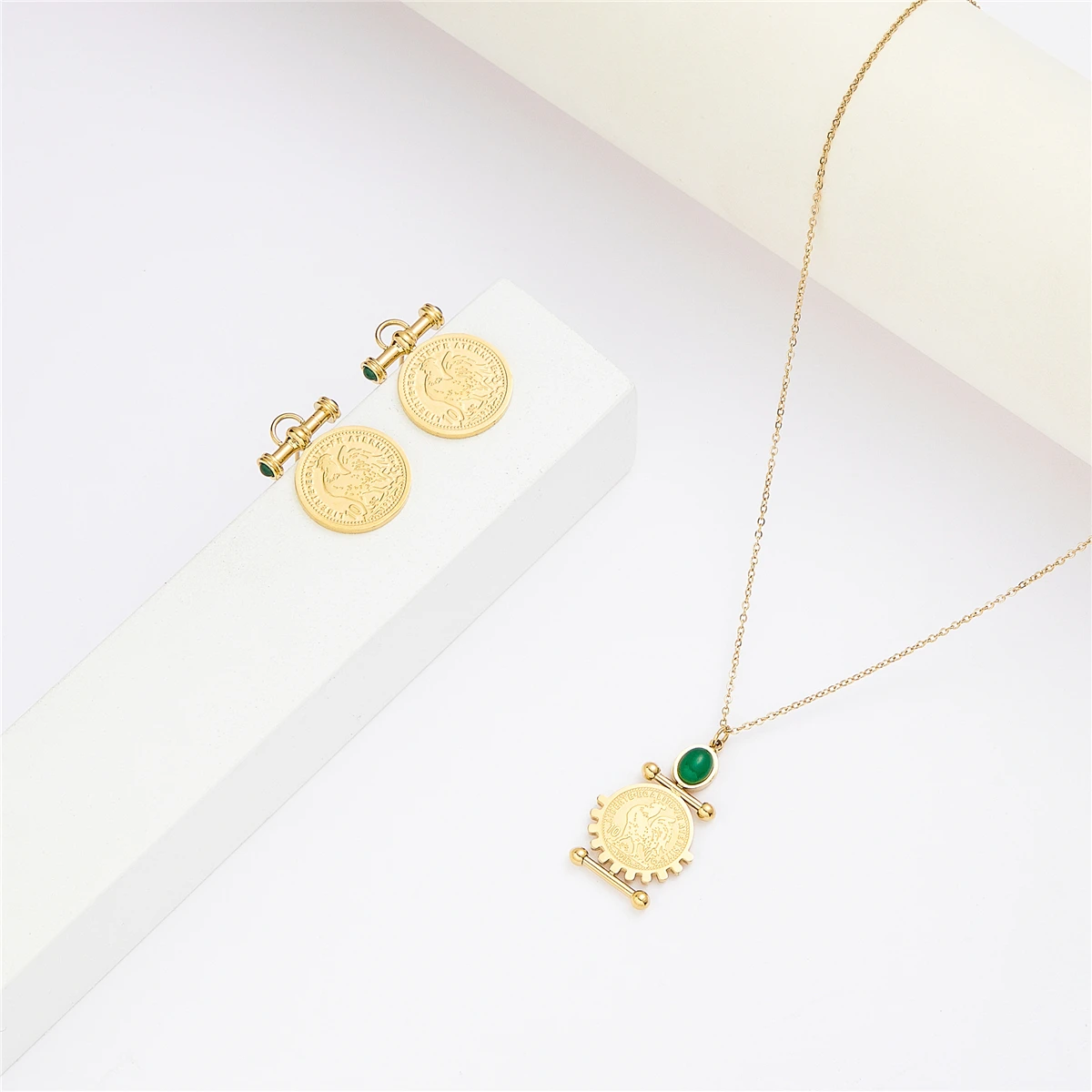 High Quality Women\'s Stainless Steel Jewelry Set Coin Rooster Pendant Necklace Earrings